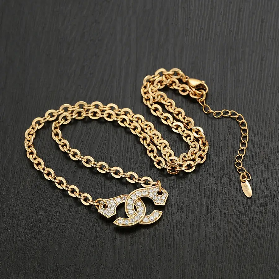 Trendy Gold Romantic Pendant Necklace for Women