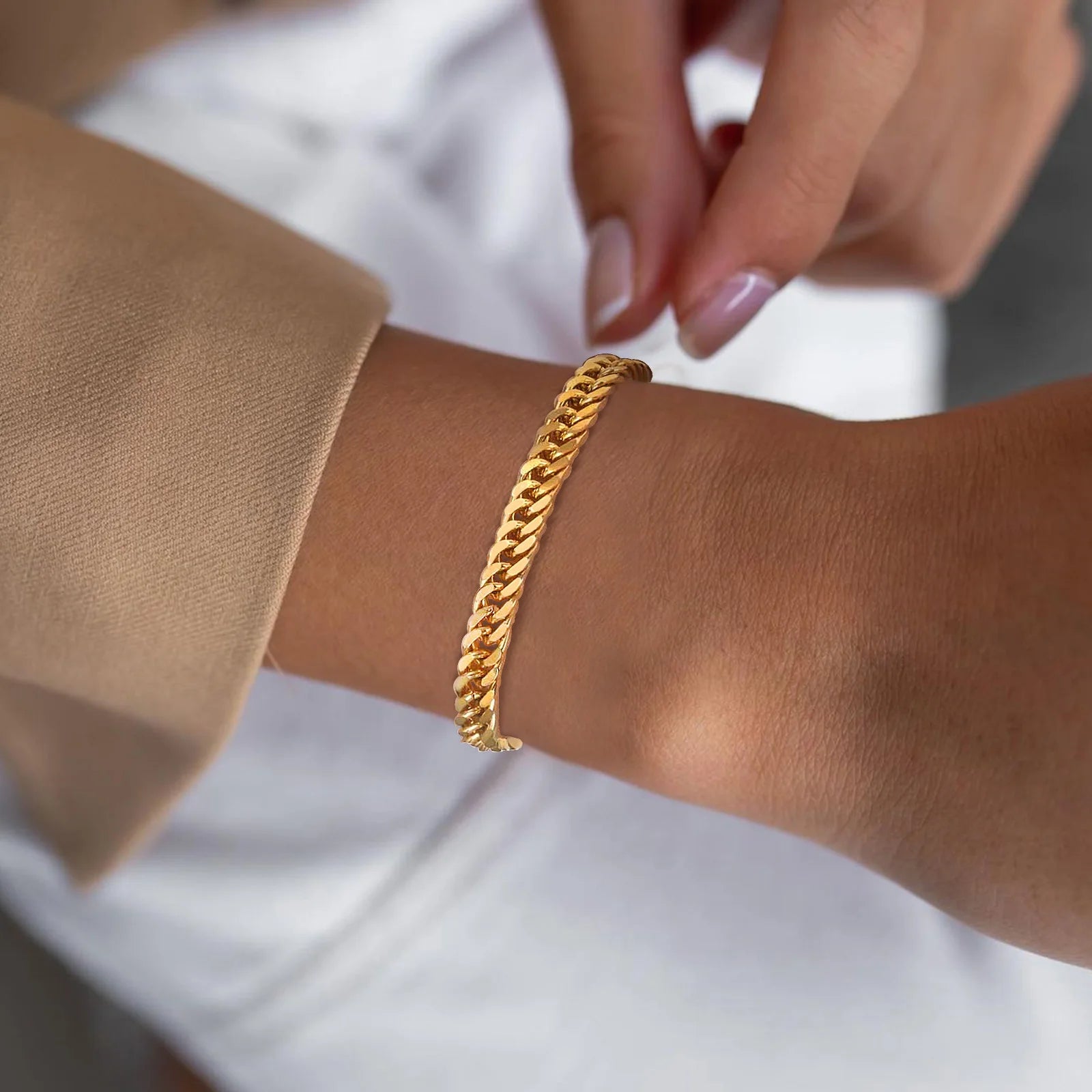 Cuban Link Chain Bracelet for Women – Gold Stainless Steel Fashion Jewelry