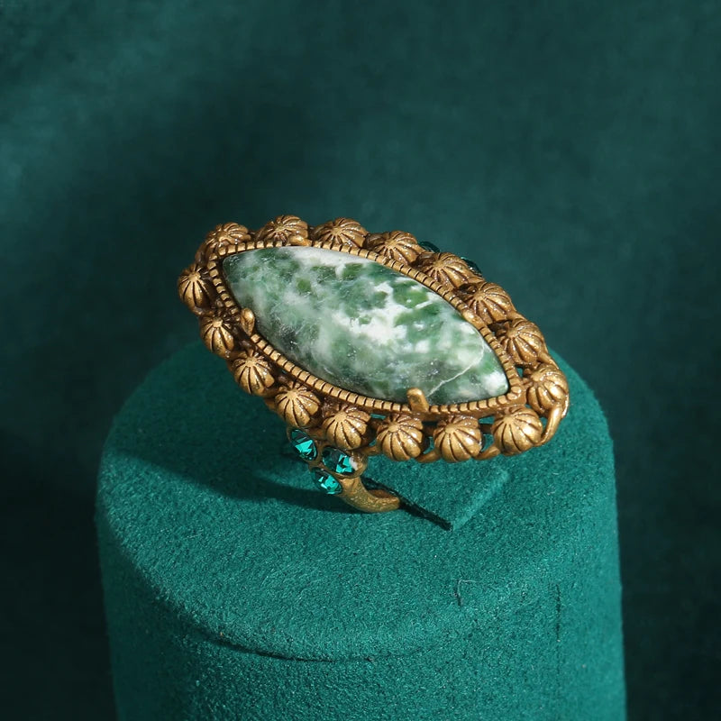 Vintage Green Stone Olive Ring – Gold Antique Jewelry