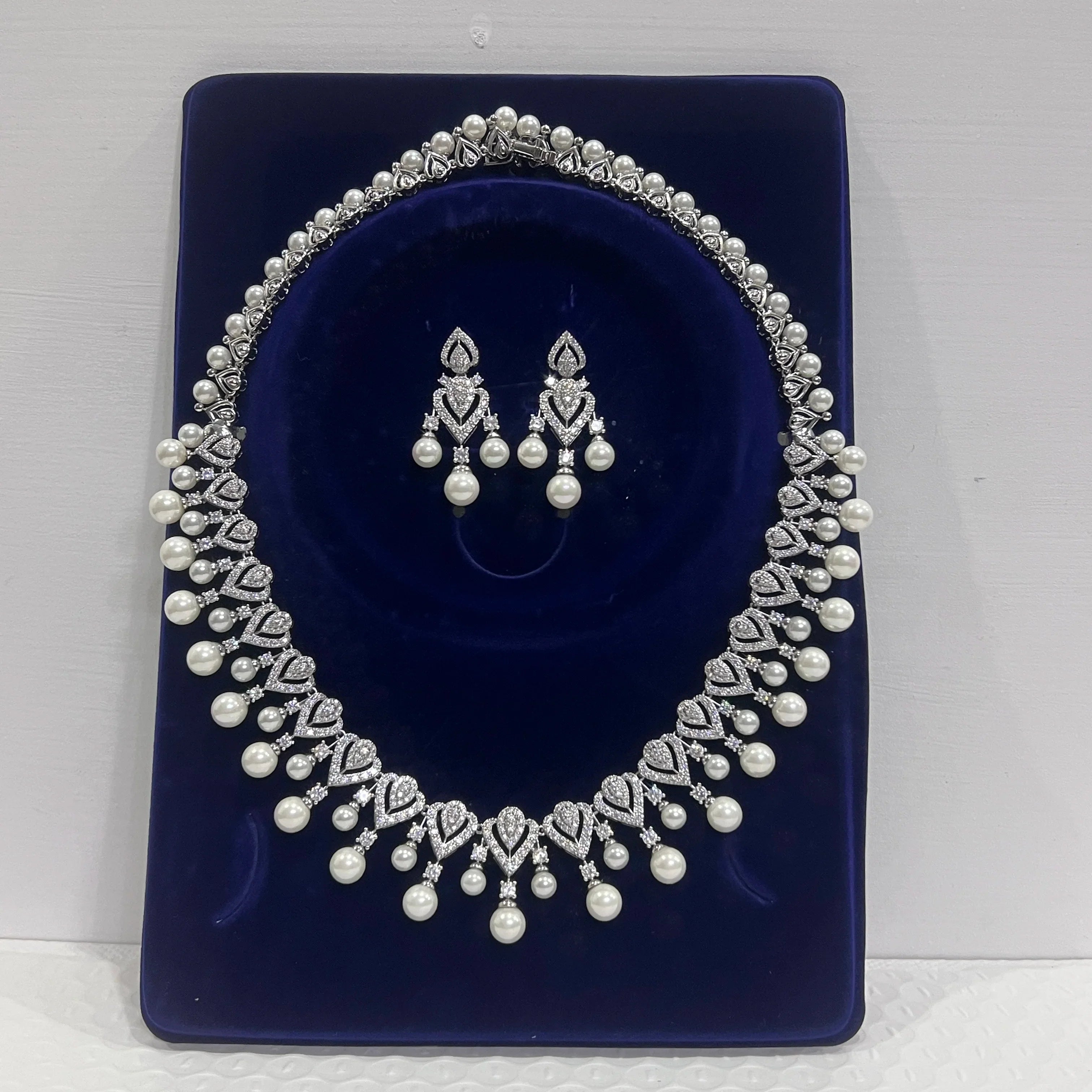 Heart-Shaped Pearl Choker Necklace with Zirconia Wedding Jewelry Set