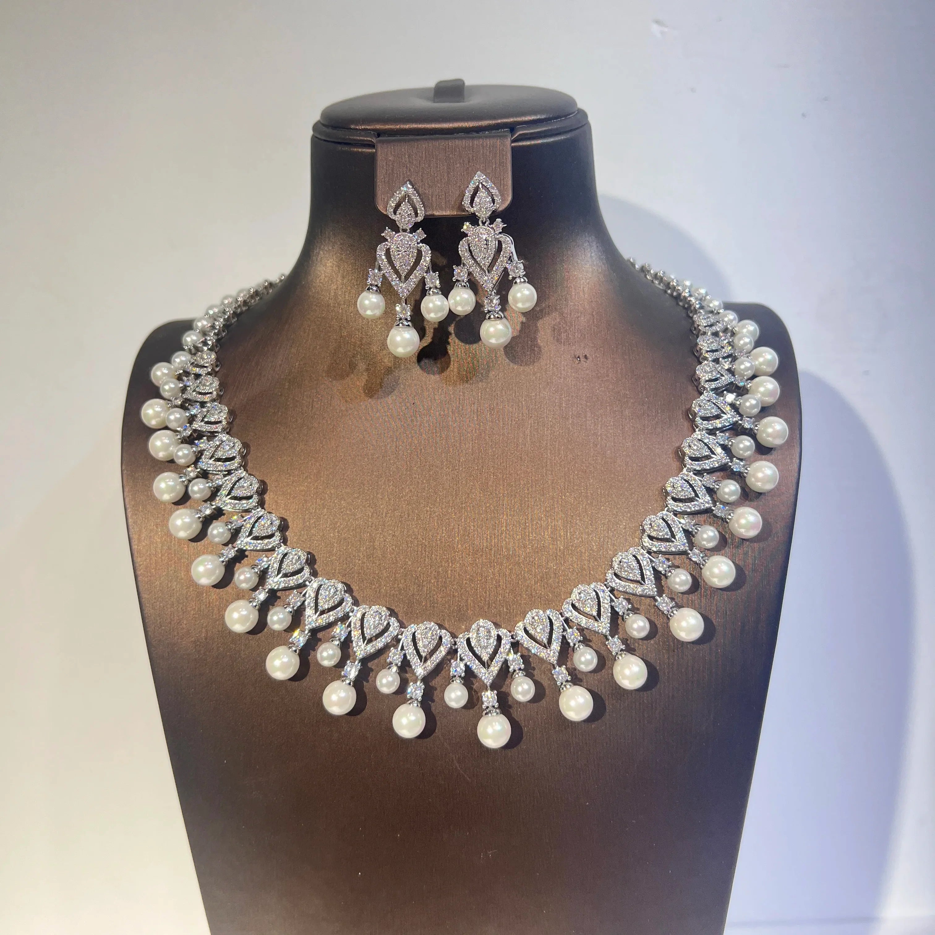 Heart-Shaped Pearl Choker Necklace with Zirconia Wedding Jewelry Set