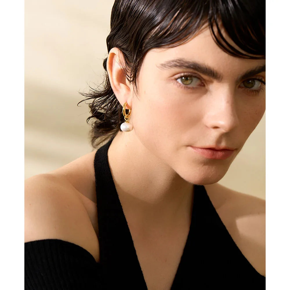 Gold Hoop Earrings with Pearls – Korean Fashion Jewelry