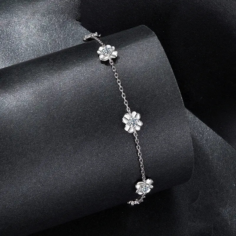 Silver Clover Moissanite Bracelet – 0.5CT Adjustable Lucky Flower Chain