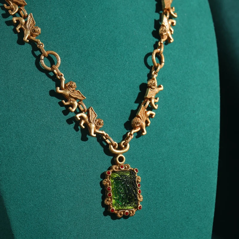 Vintage Green Glass Lion Pendant Necklace – Antique Gold Luxury Jewelry