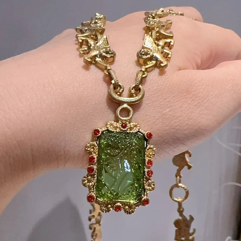 Vintage Green Glass Lion Pendant Necklace – Antique Gold Luxury Jewelry