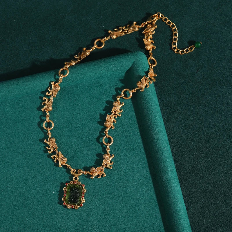 Vintage Green Glass Lion Pendant Necklace – Antique Gold Luxury Jewelry