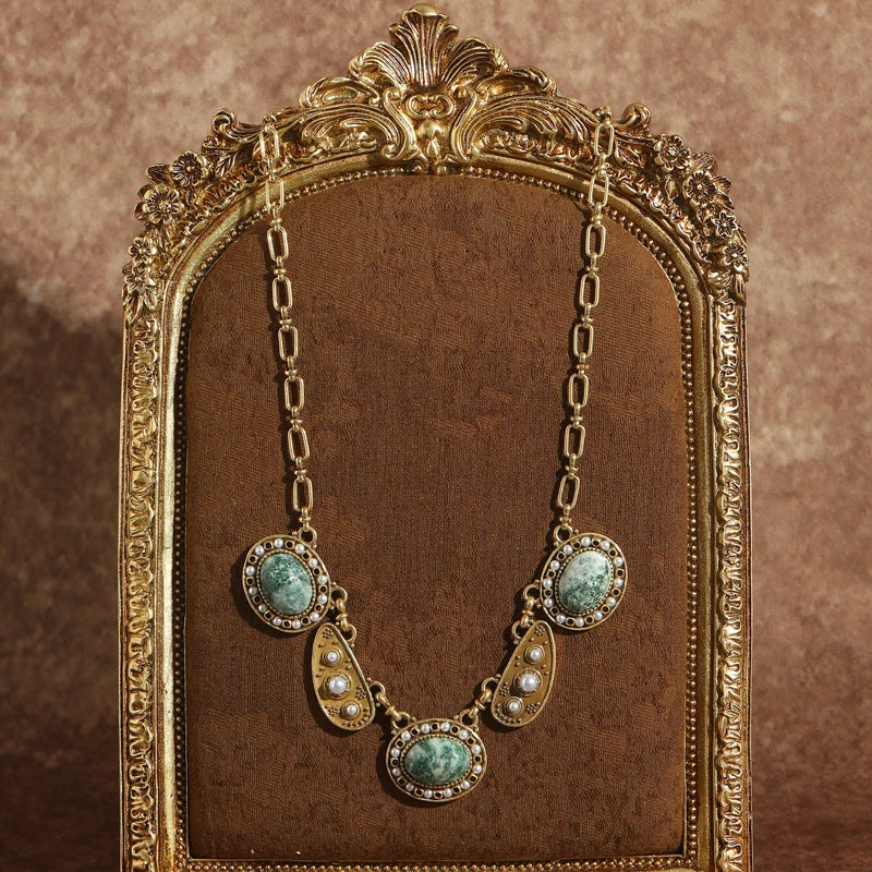 Vintage Green Moss Stone Gothic Choker Necklace – Antique Gold