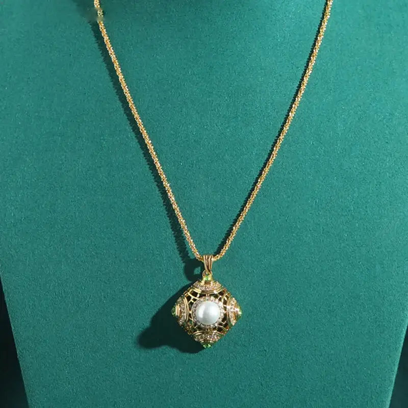 Vintage Palace Hollow Pearl Pendant Necklace for Women
