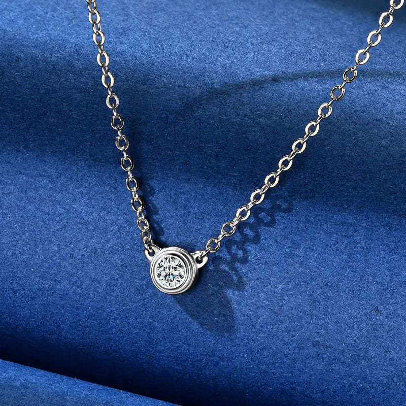 D-Color Moissanite Pendant Necklace in Silver – Classic Sparkling Stone