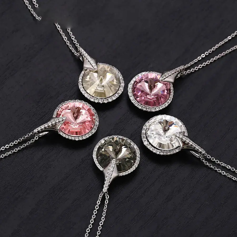 Elegant Crystal Charm Necklace – Stylish Family Gift