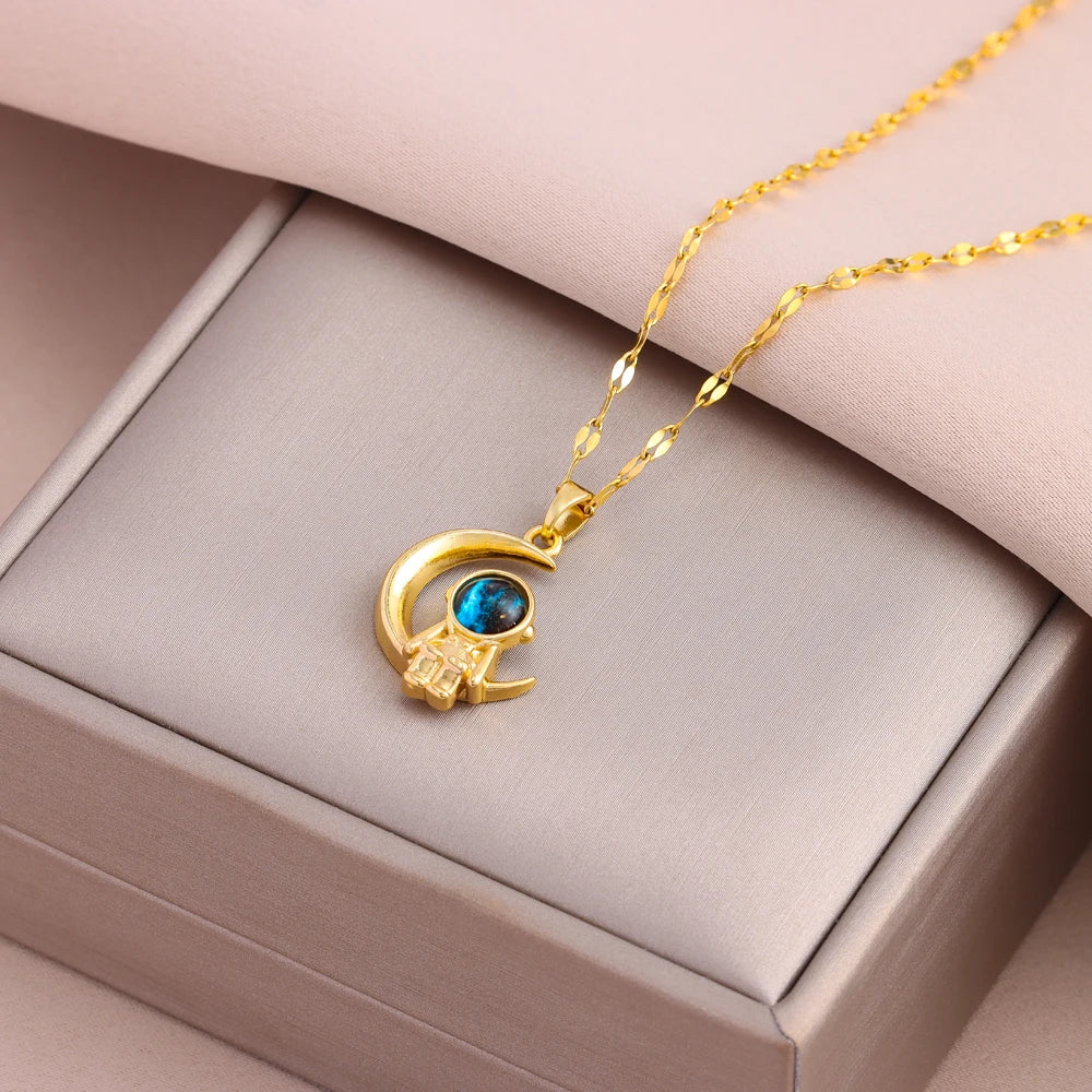 Gold-Plated Fashion Dream Planet Pendant Necklace for Women