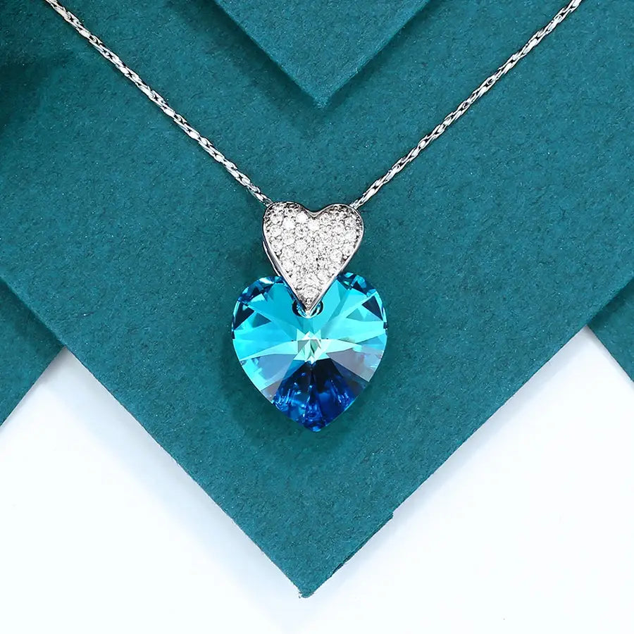 Heart-Shaped Crystal Pendant Necklace – Romantic Wedding Gift