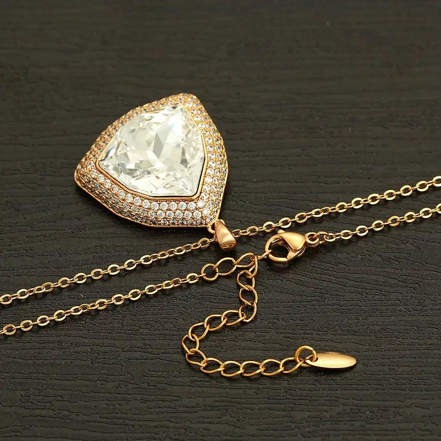 Jewelry Fashion Luxury Style Crystal Pendant Necklace with Gold Color