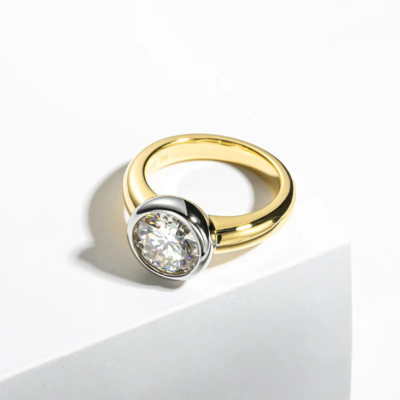 Luxury Moissanite Engagement Ring – Elegant Sterling Silver Wedding Band