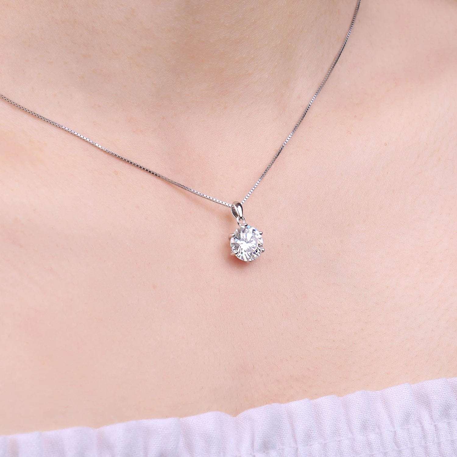 JewelryPalace 1-3ct D Moissanite Round Pendant, 925 Silver