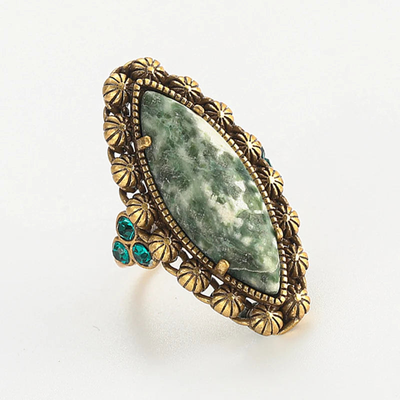 Vintage Green Stone Olive Ring – Gold Antique Jewelry