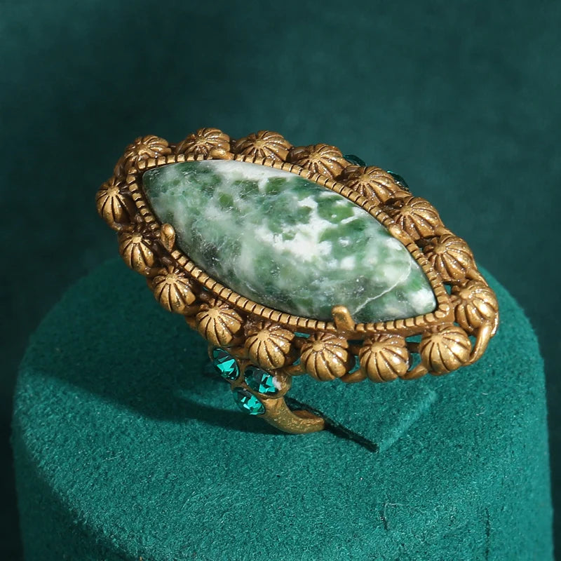 Vintage Green Stone Olive Ring – Gold Antique Jewelry