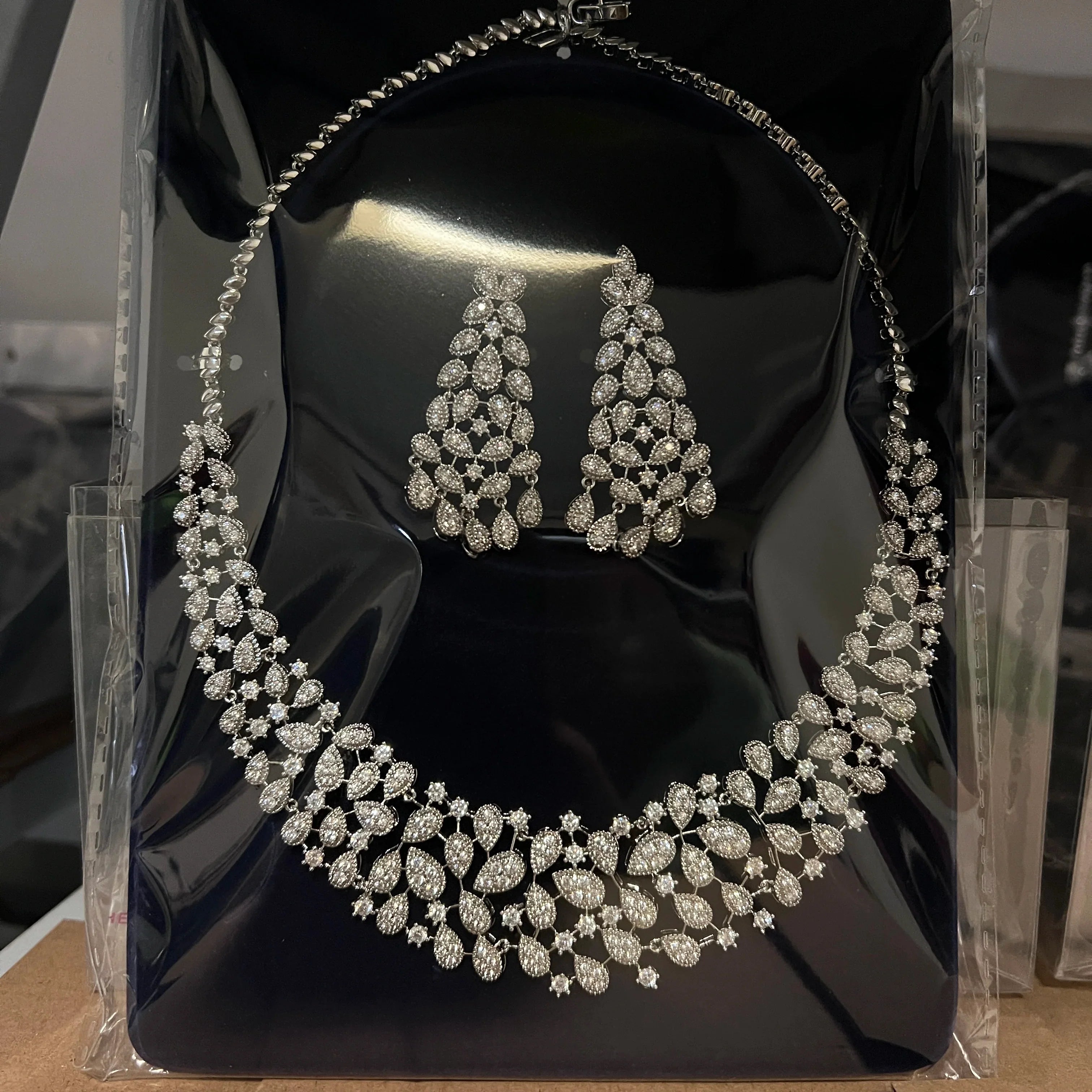 Luxury Crystal Zirconia Silver Necklace Wedding Jewelry Set for Women