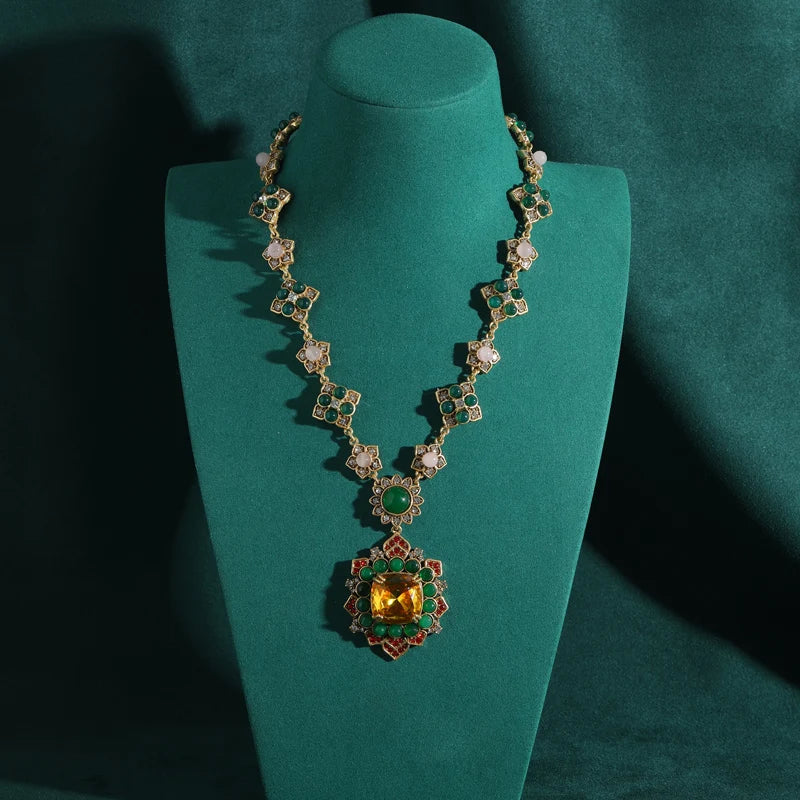 Vintage Green Crystal Flower Pendant Choker Necklace for Women