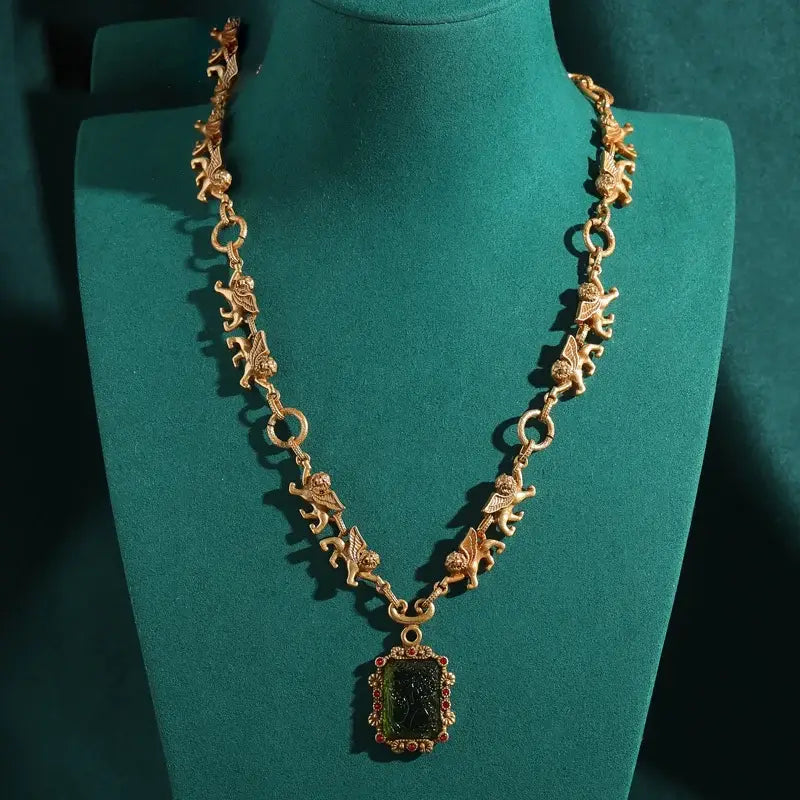 Vintage Green Glass Lion Pendant Necklace – Antique Gold Luxury Jewelry