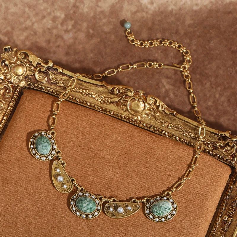 Vintage Green Moss Stone Gothic Choker Necklace – Antique Gold
