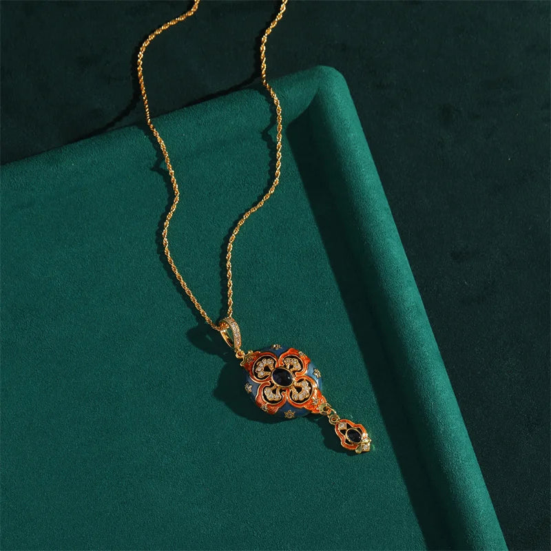 Vintage Oval Carved Pendant Necklace – Gold Snake Chain