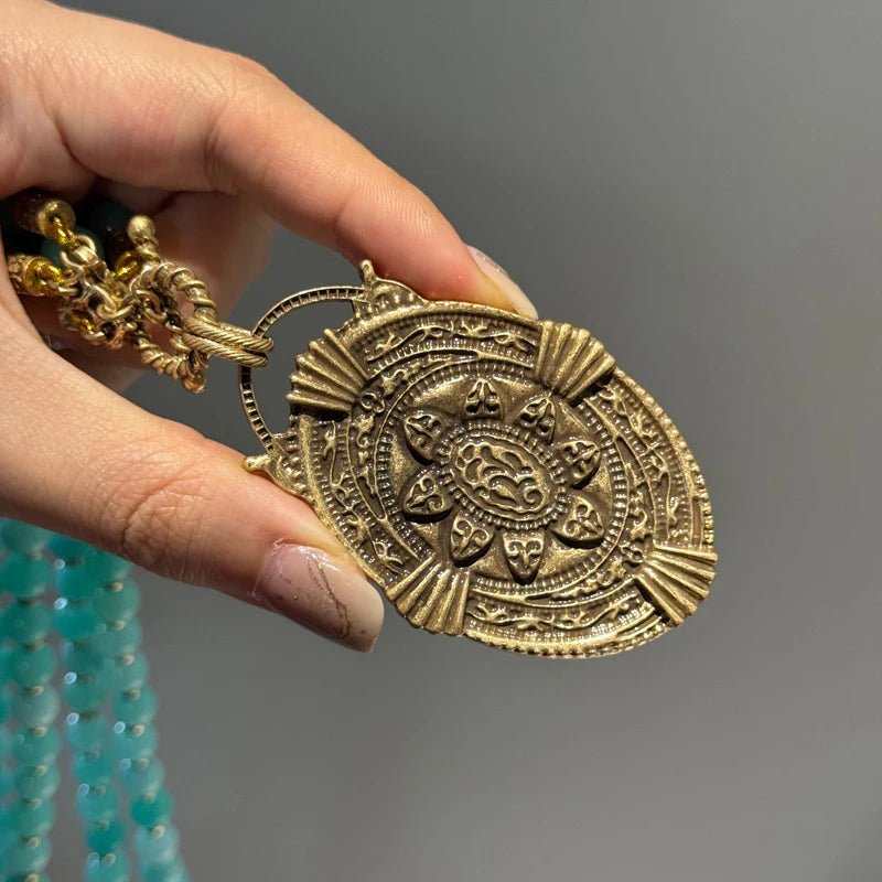 Vintage Sea Horse Stone Necklace – Layered Gold Luxury Jewelry